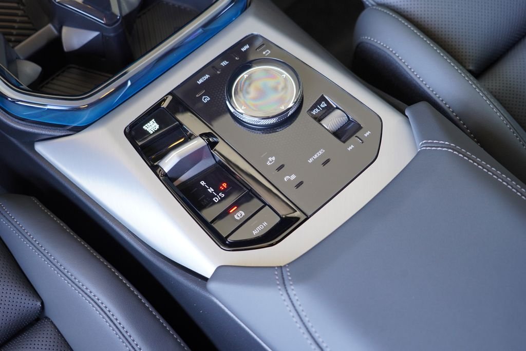 New 2026 Black Sapphire Metallic BMW 30 xDrive image 18