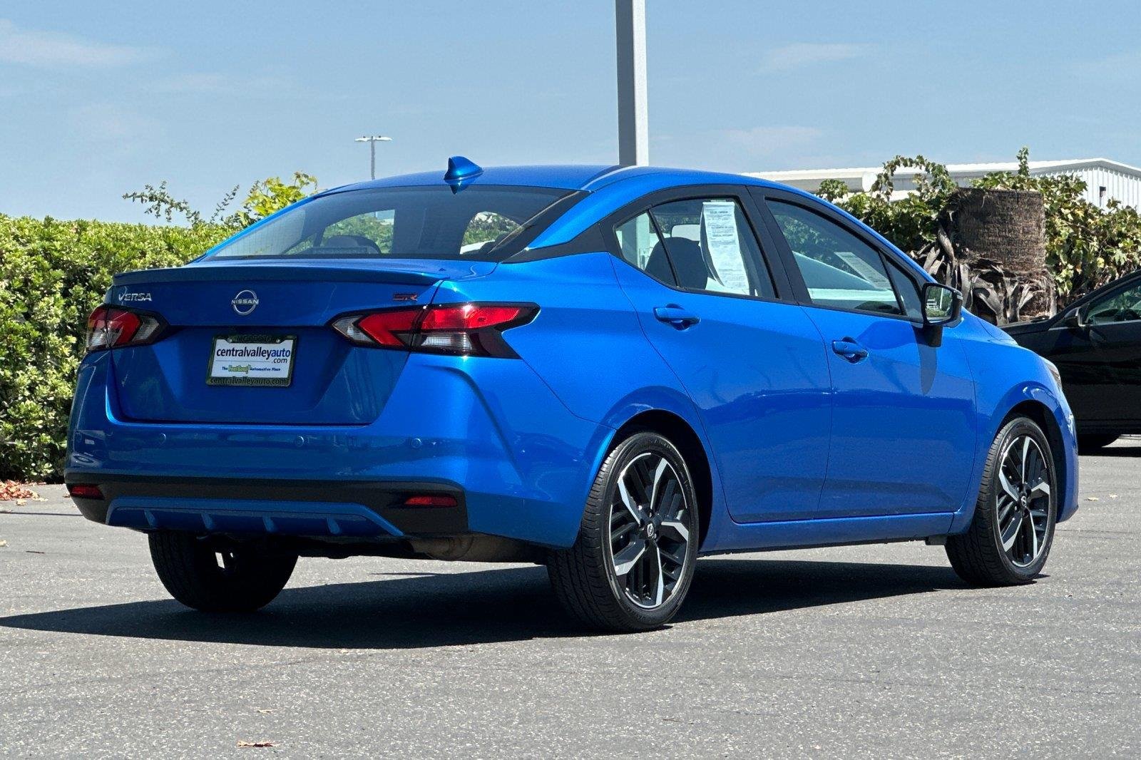 Used 2024 Electric Blue Metallic Nissan SR image 4