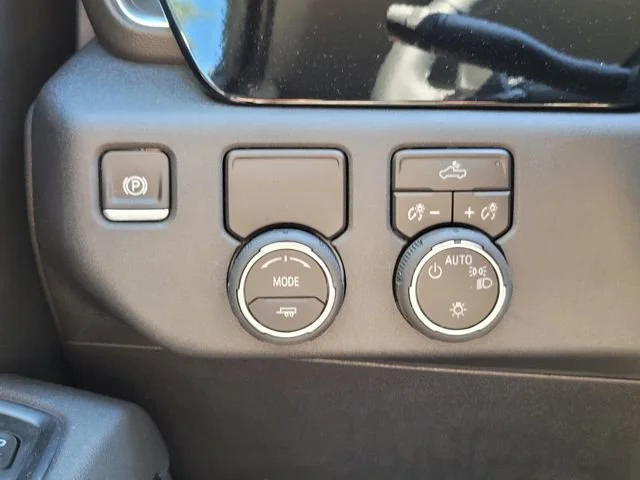 2025 Chevrolet Silverado 1500 LT - Photo 27