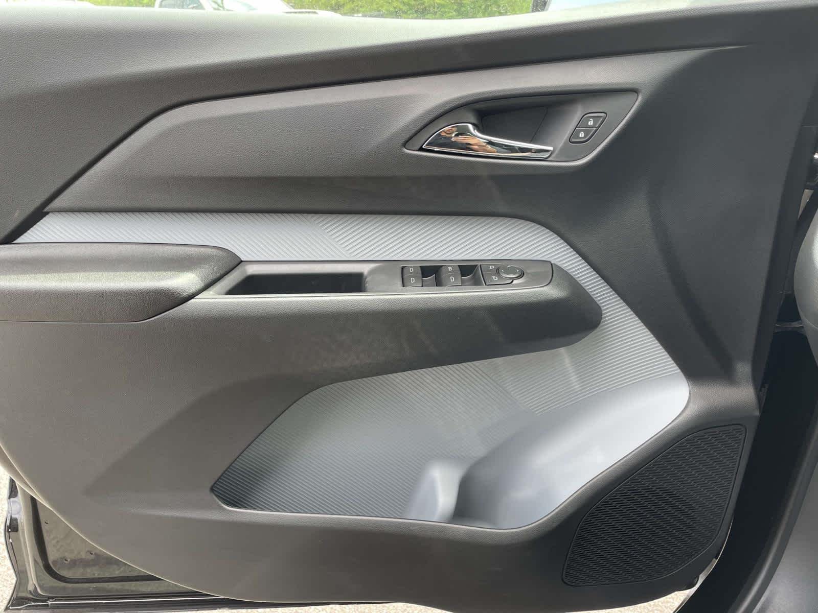 New 2027 Mosaic Black Metallic Chevrolet RS image 28