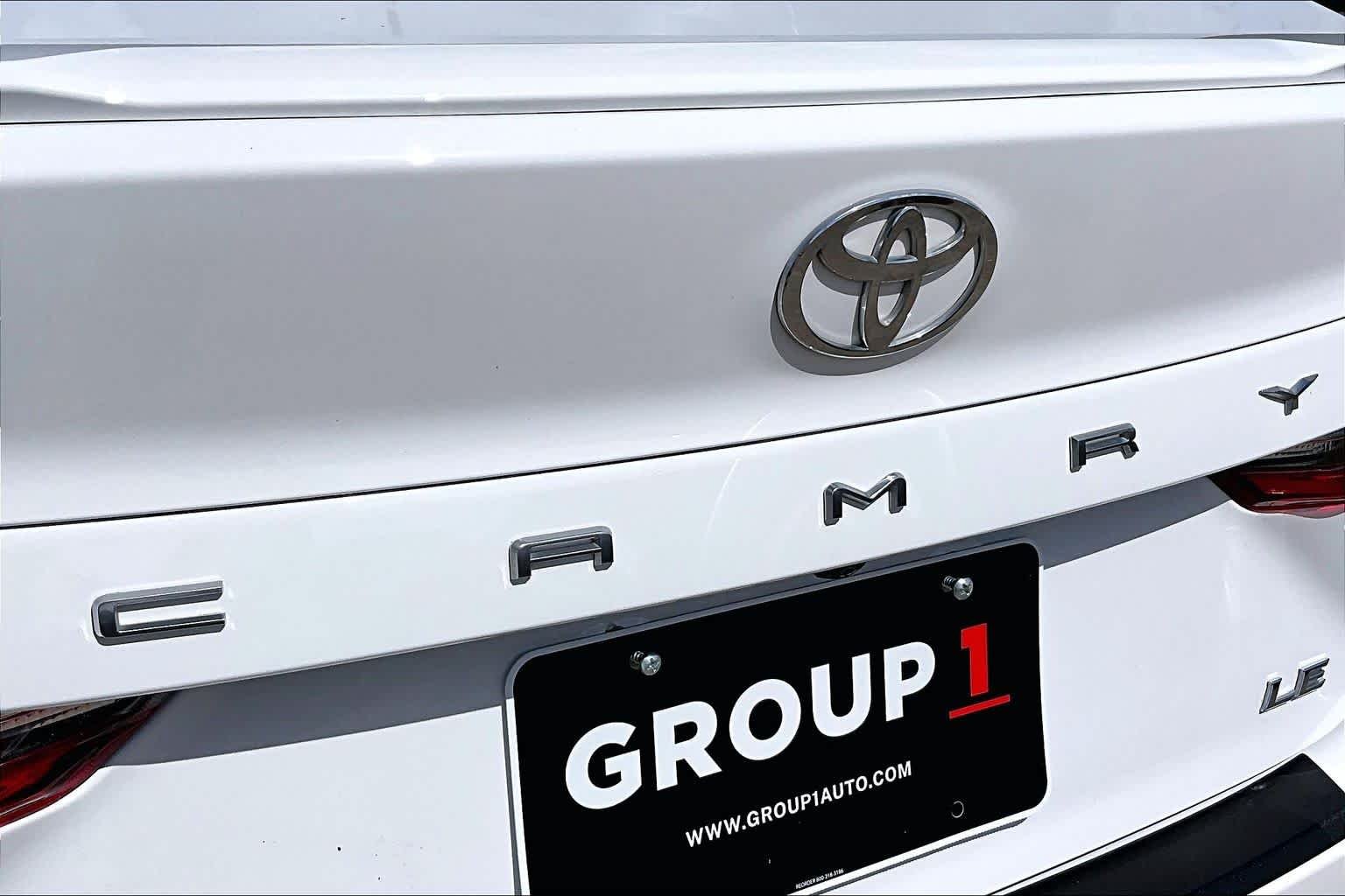 Used 2025 Ice Cap Toyota LE image 30