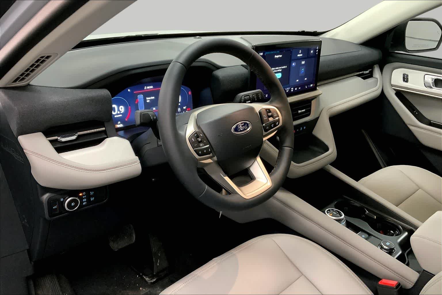New 2026 Space White Metallic Ford Active image 7