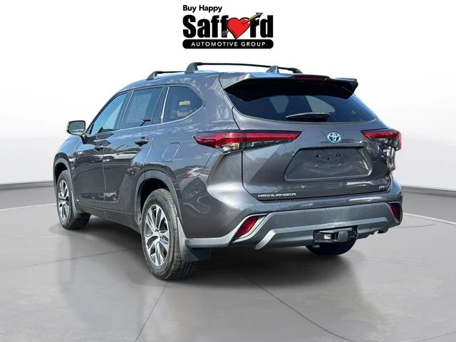 Used 2021 Gray Toyota XLE image 6