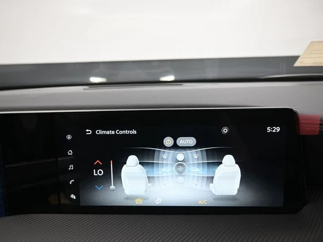 2025 Nissan Kicks SR - Photo 23