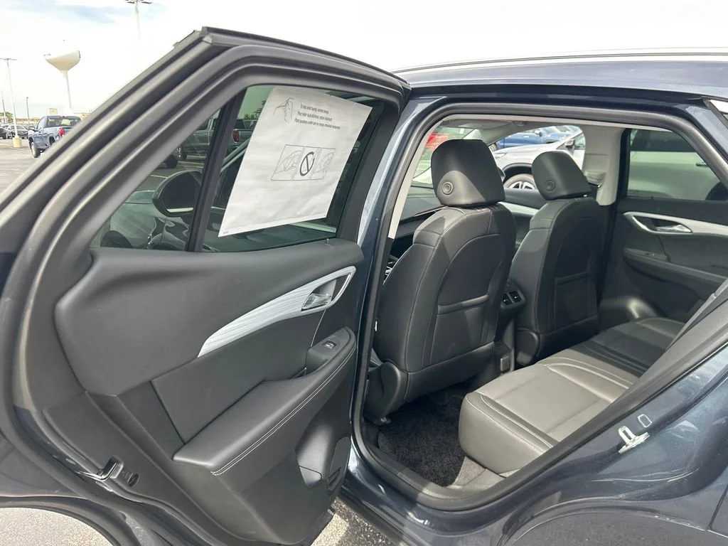 New 2026 Quartz Blue Metallic Buick Avenir image 33