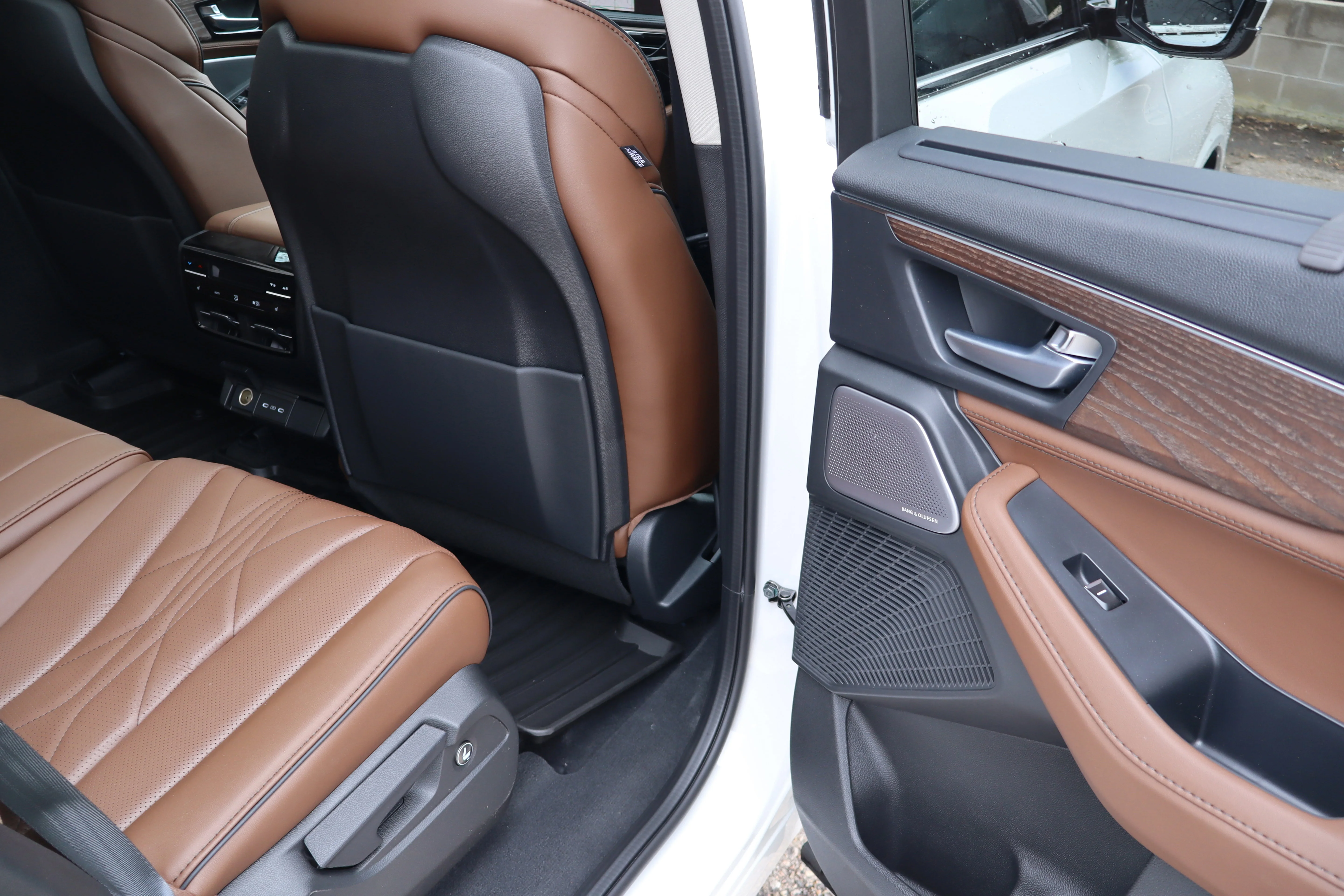 New 2026 Platinum White Pearl Acura w/Advance Package image 31