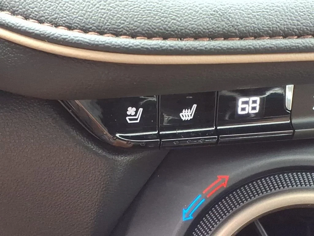 Used 2024 Iridescent Pearl Tricoat Chevrolet Premier image 23