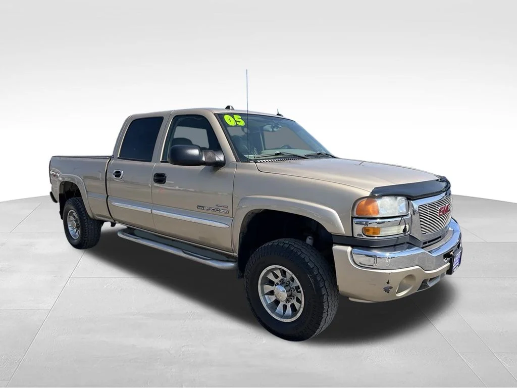Used 2005 Beige GMC SLT image 3