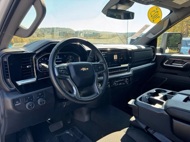 Used 2025 White Chevrolet LT image 24