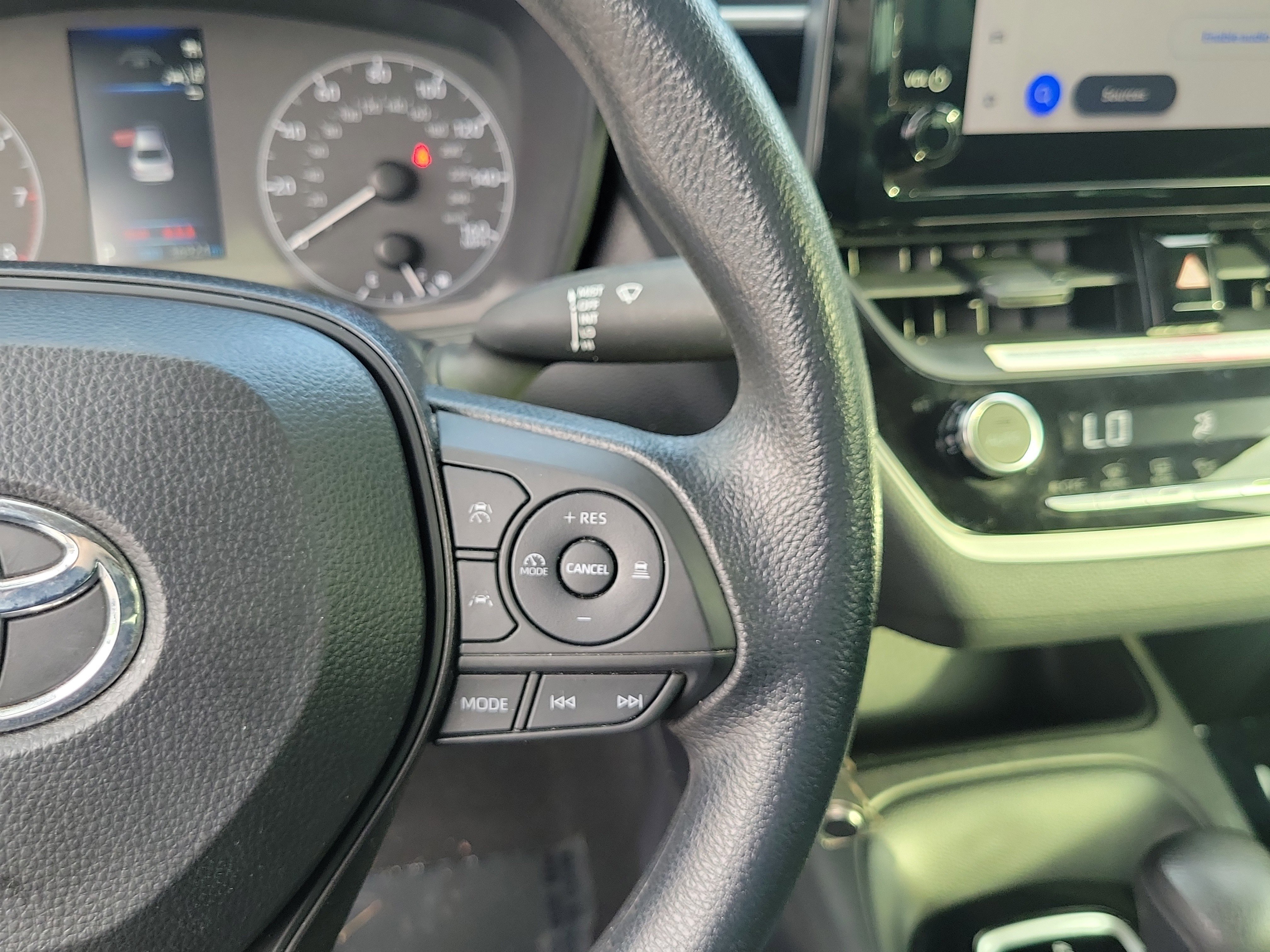Used 2024 Ice Toyota LE image 15