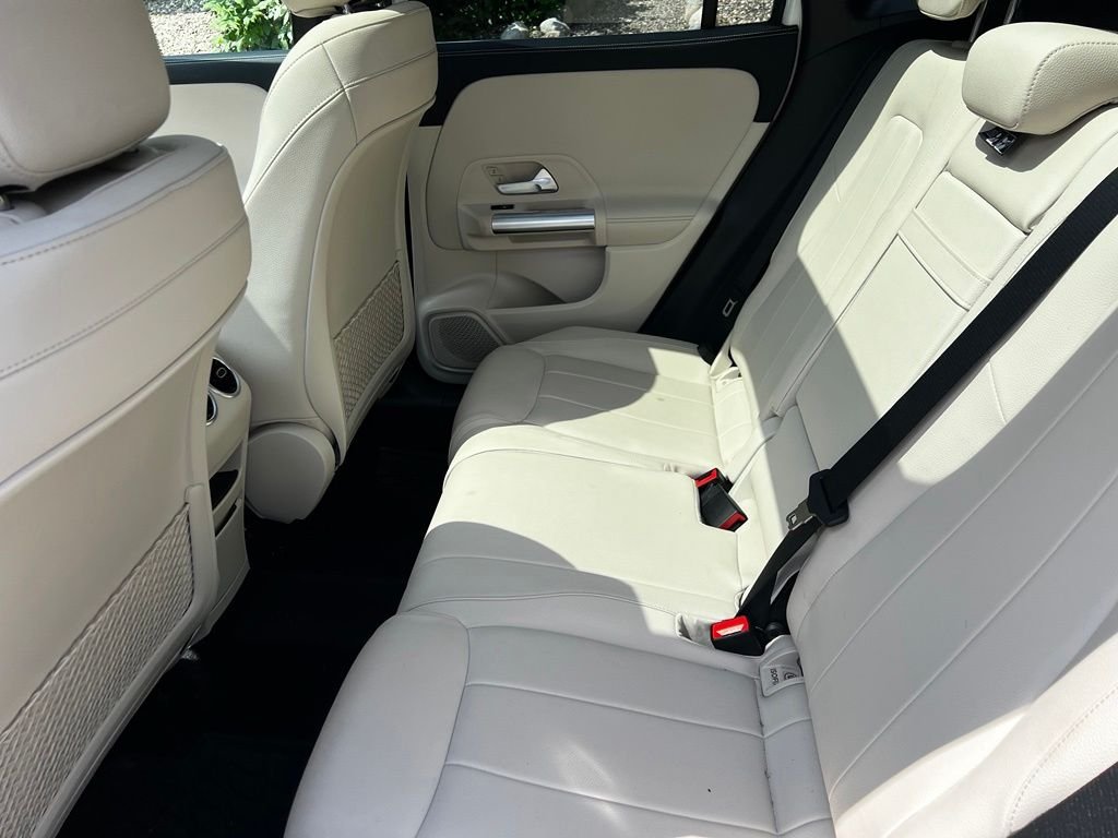 Certified Used 2021 White Mercedes-Benz GLA 250 image 9