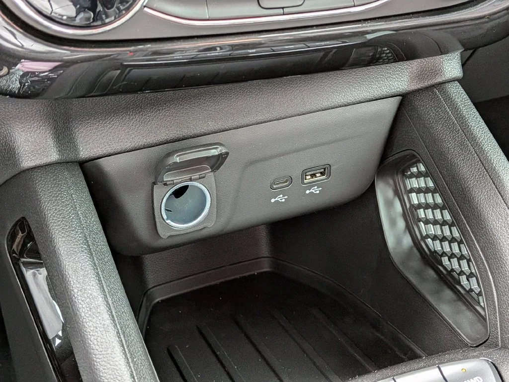 New 2026 Mosaic Black Metallic Chevrolet LT image 30