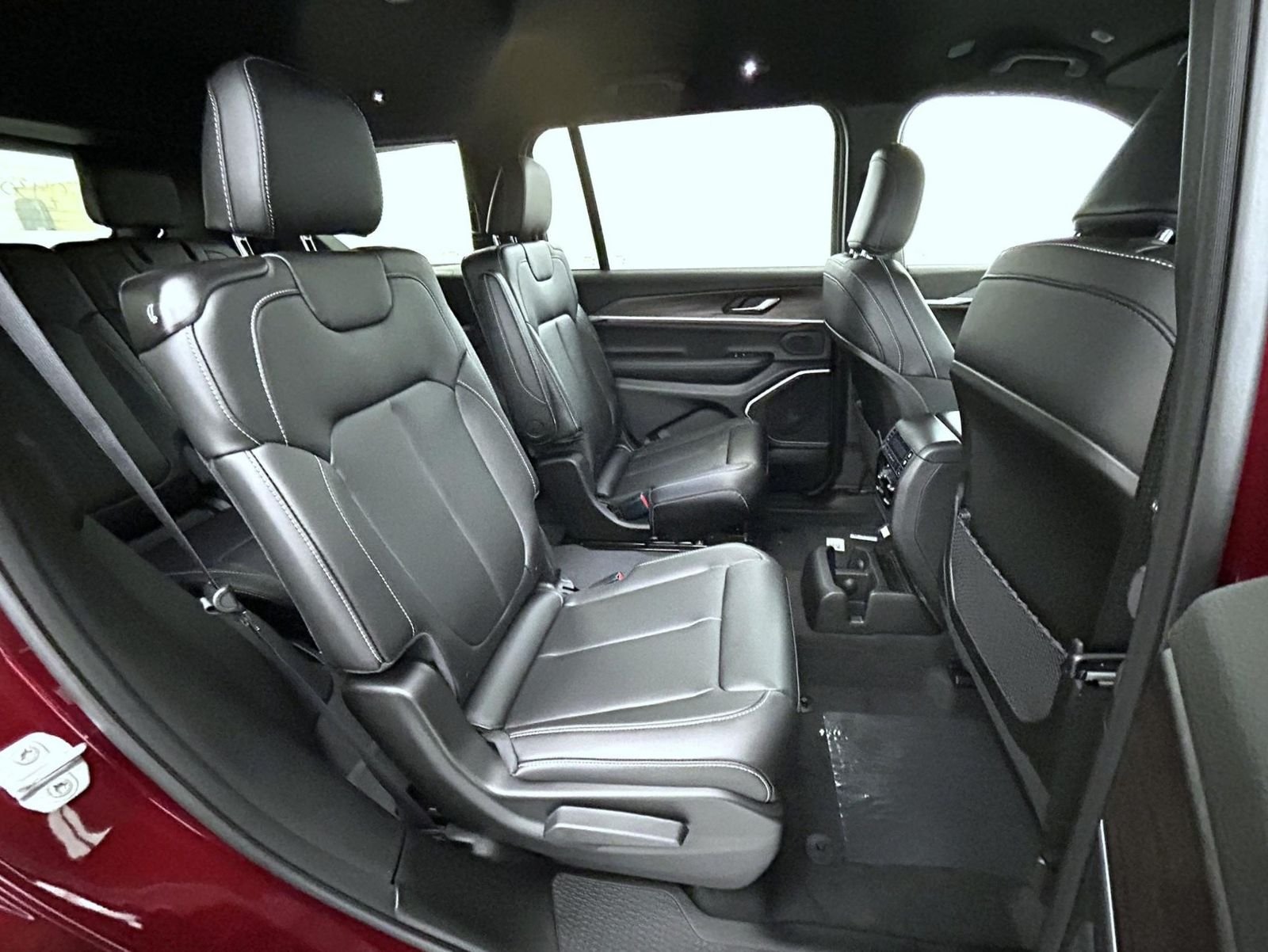 New 2026 Velvet Red Pearl-Coat Exterior Paint Jeep Limited image 18
