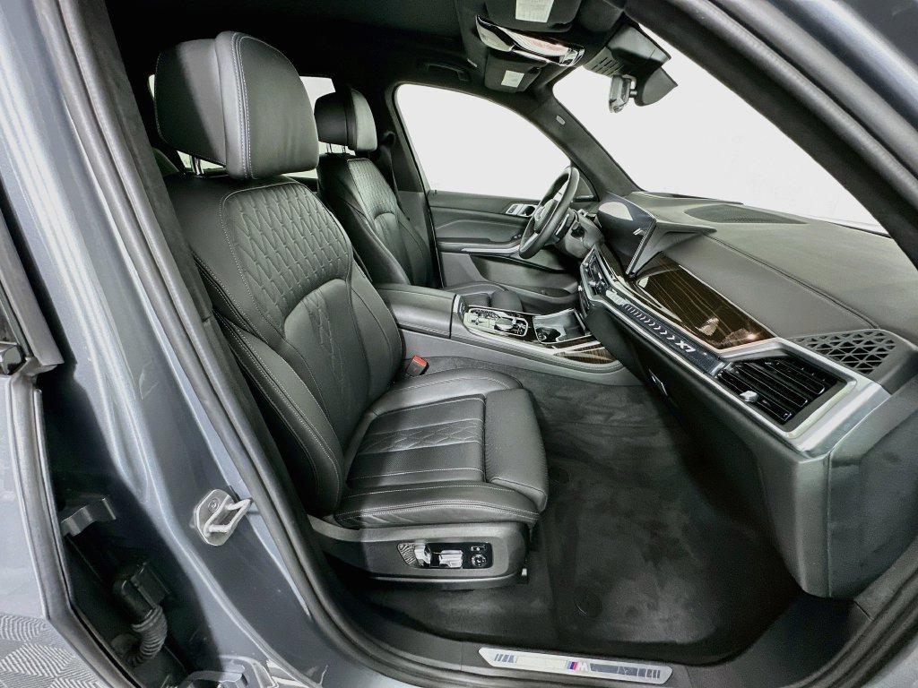 Used 2023 Skyscraper Grey Metallic BMW xDrive40i image 30