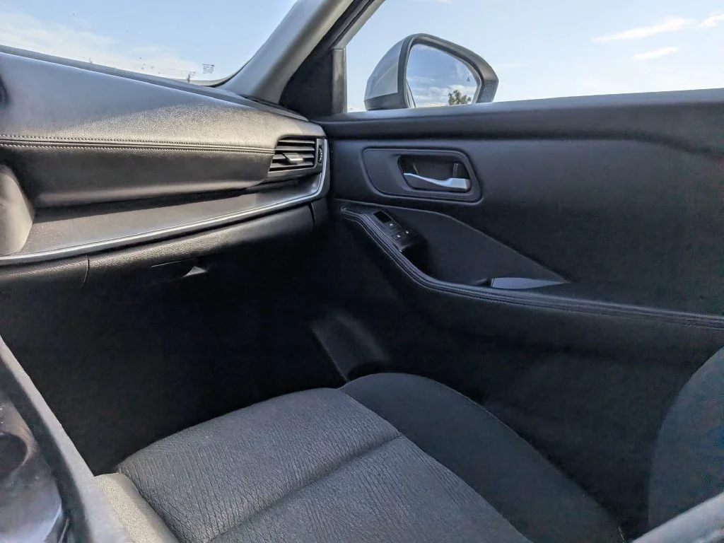Used 2025 Silver Nissan SV image 17
