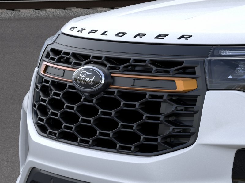 New 2026 Star White Metallic Tri-Coat Ford Tremor® image 17