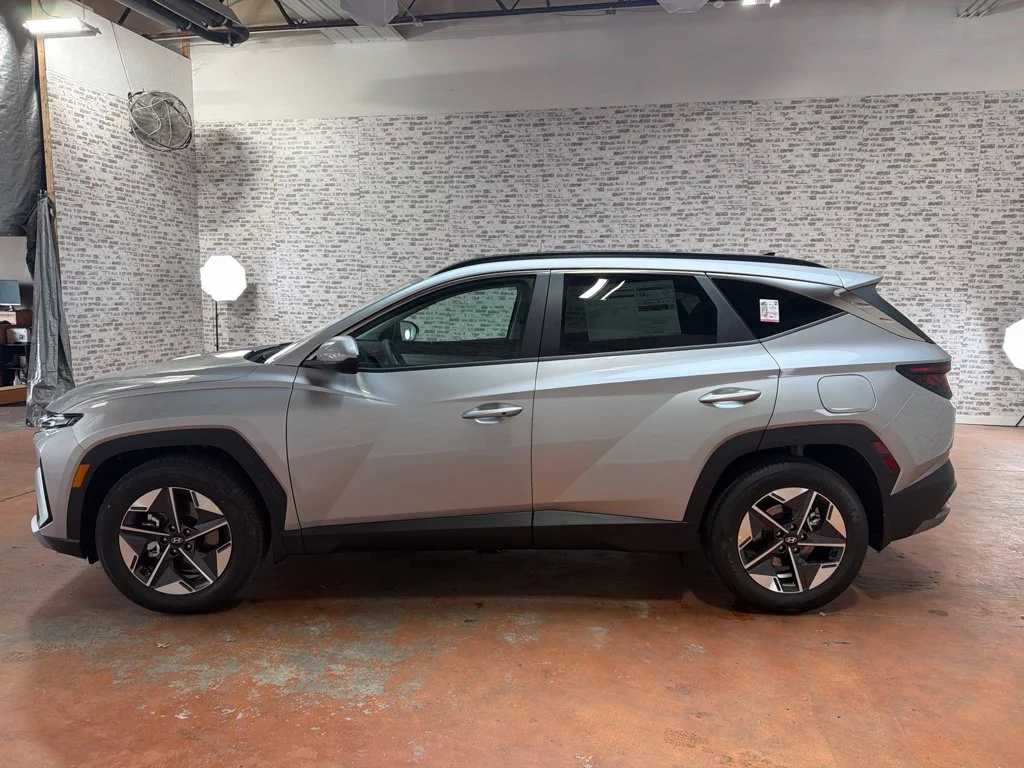New 2026 Shimmering Silver Hyundai SEL image 4
