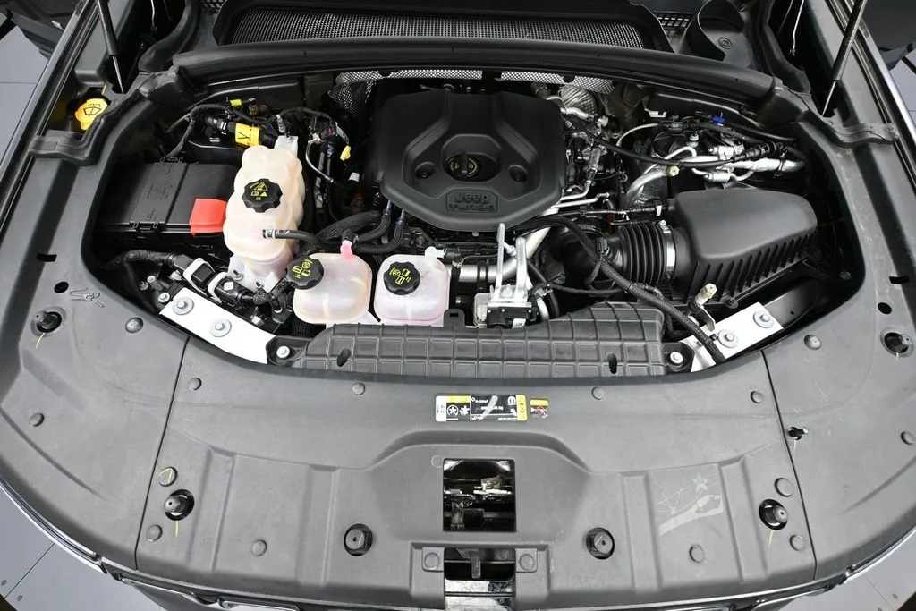 Used 2023 Gray Jeep Overland 4xe image 45