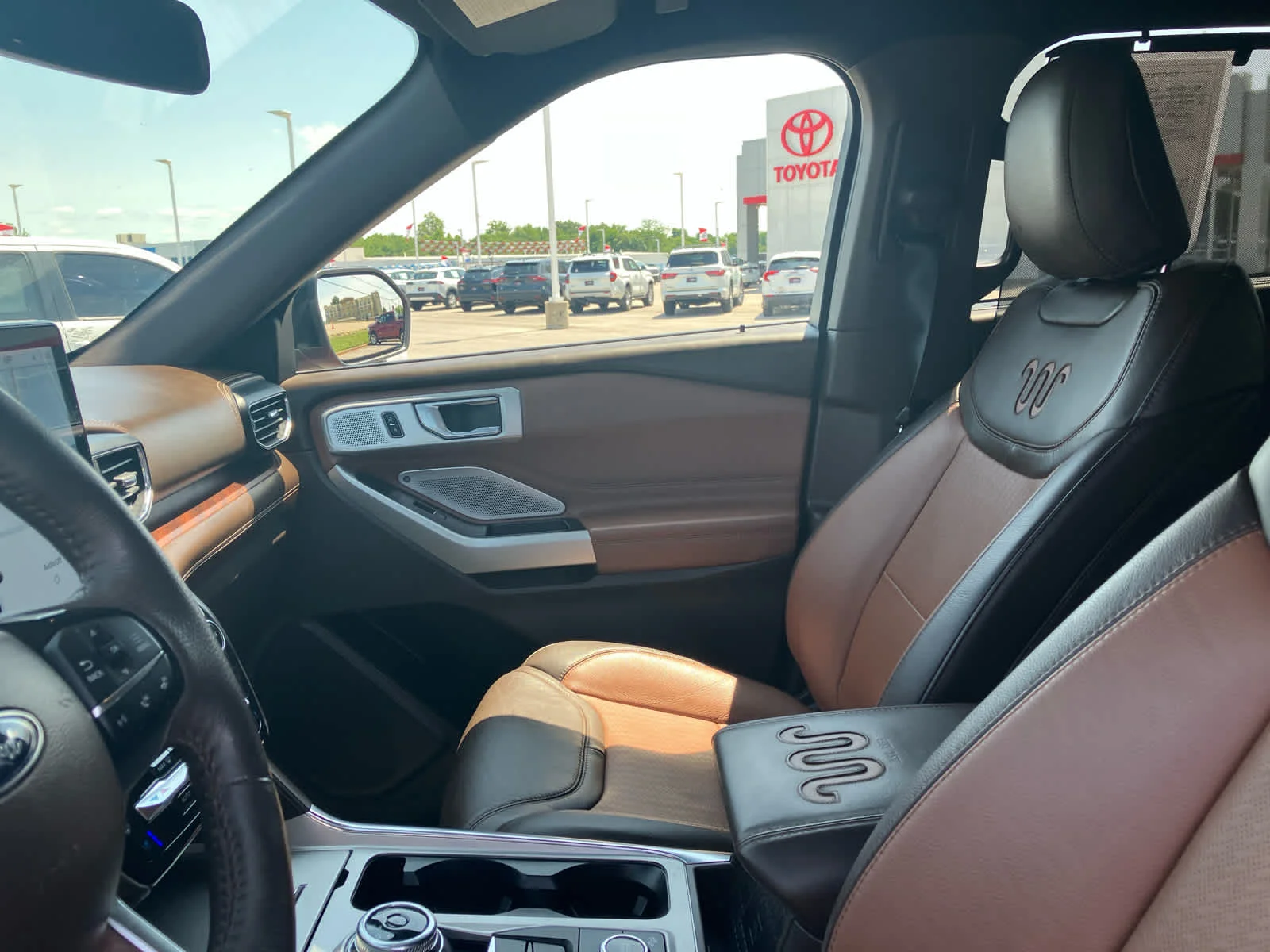 Used 2022 Rapid Red Metallic Tinted Clearcoat Ford King Ranch image 10