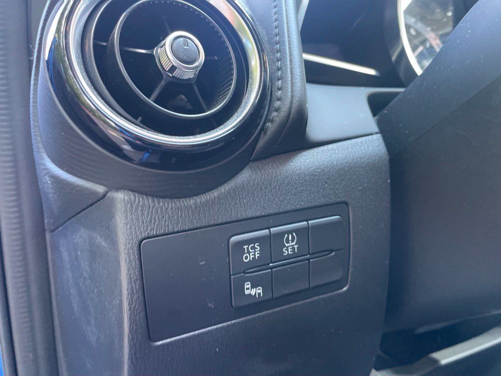 Used 2017 Dynamic Blue Mica Mazda Grand Touring image 10