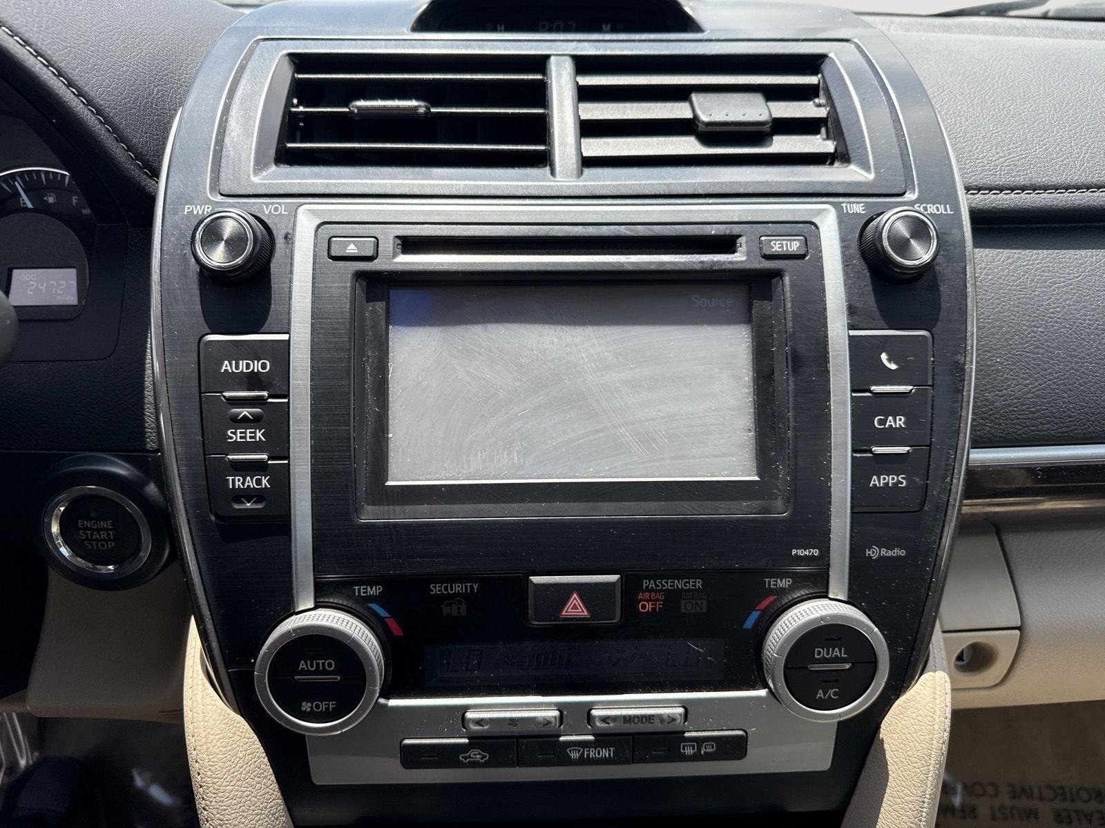 Used 2014 Barcelona Red Metallic Toyota XLE image 20