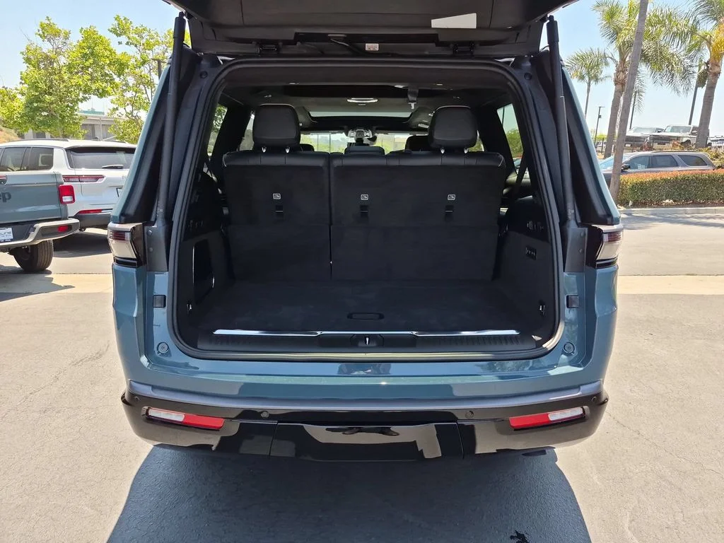New 2026 Steel Blue Jeep Summit Reserve image 24