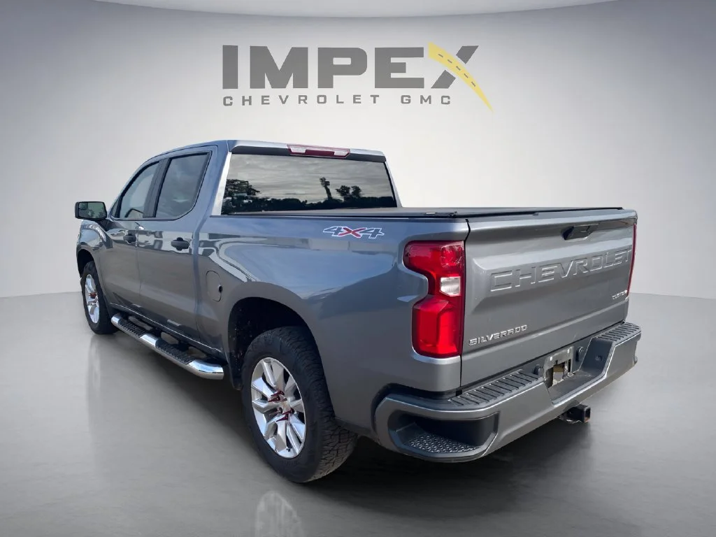 Used 2021 SATIN STEEL METALLIC Chevrolet Custom image 5