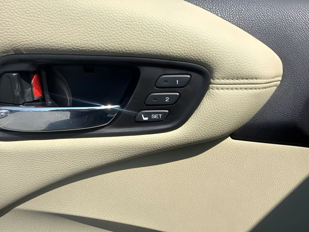 Used 2016  Acura Base image 11