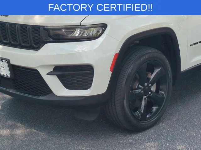 Used 2023 White Jeep Altitude X image 9
