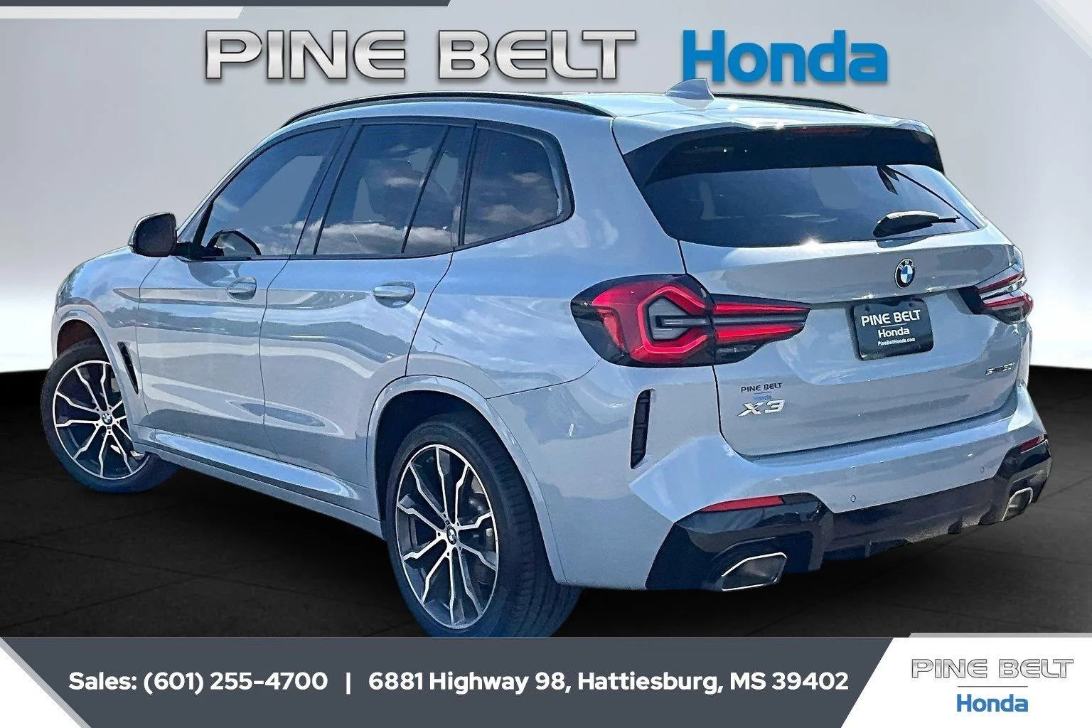 Used 2022 Brooklyn Grey Metallic BMW sDrive30i image 2