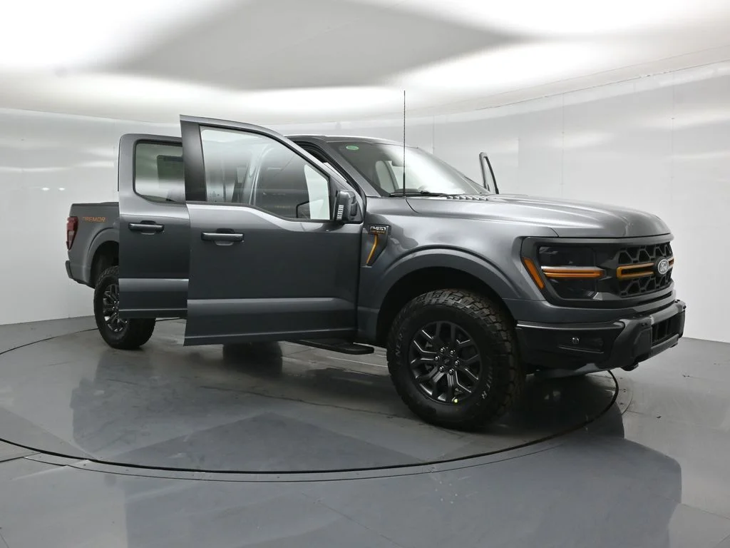 New 2026 Carbonized Gray Metallic Ford Tremor image 31