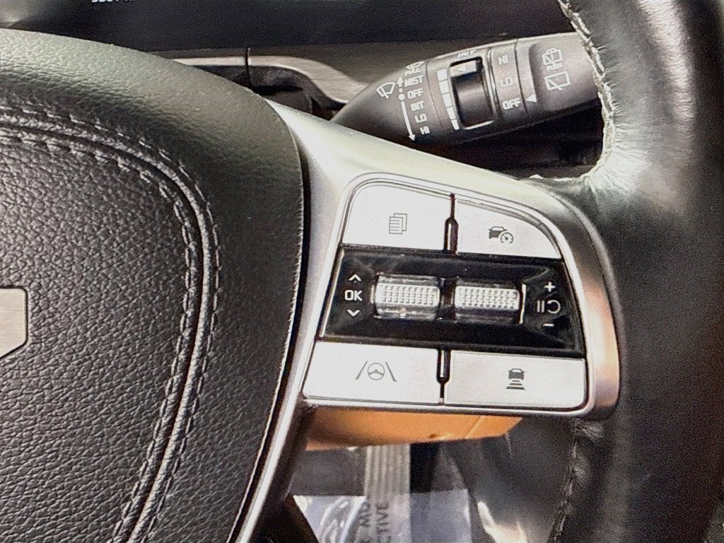 Used 2025 Ebony Black Kia EX X-Line image 11