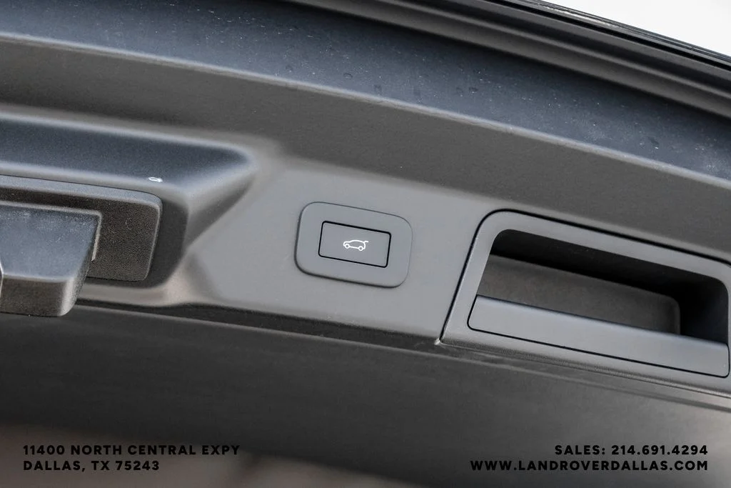 New 2026 Santorini Black Metallic Land Rover S image 49