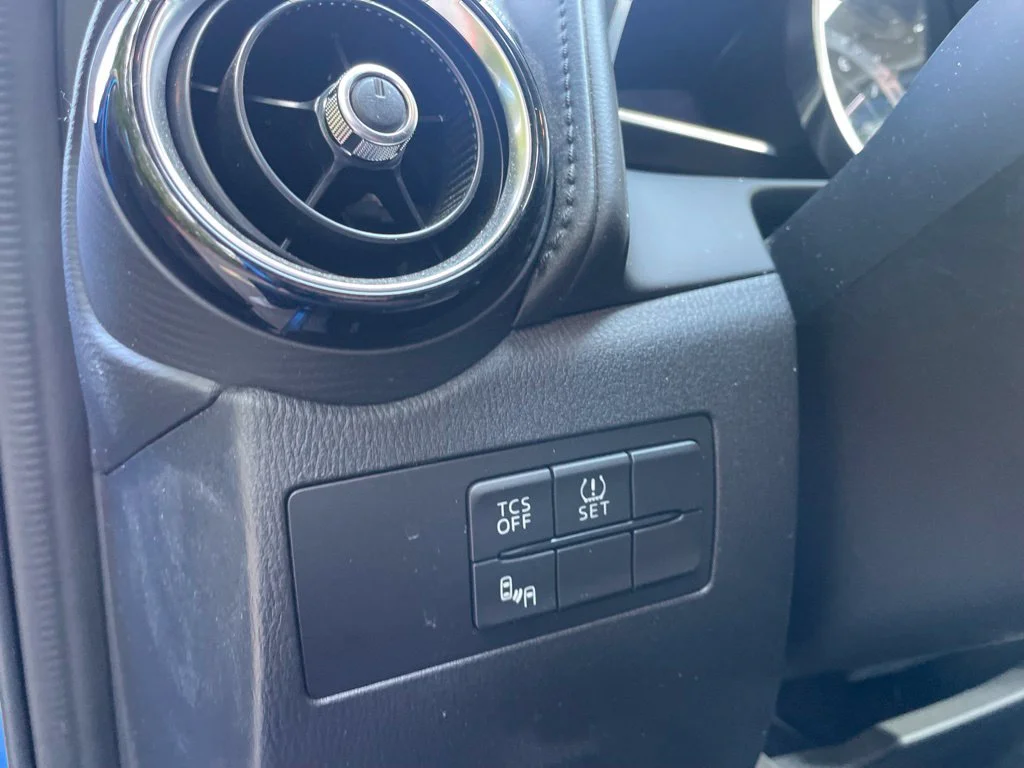 Used 2017 Dynamic Blue Mica Mazda Grand Touring image 11