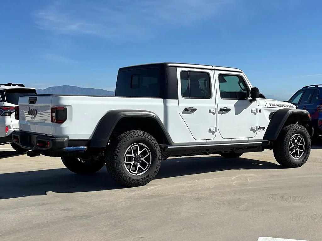 New 2026 Bright White Clear Coat Jeep Rubicon 4x4 image 3