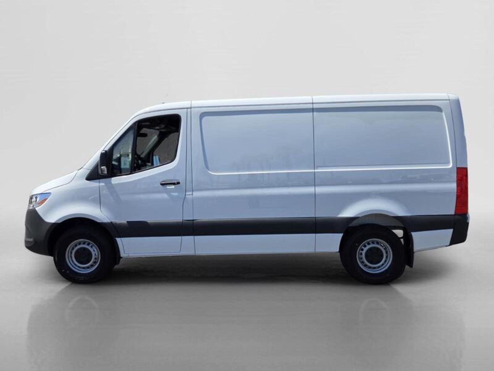 New 2026 Arctic White Mercedes-Benz DCWS2S image 2