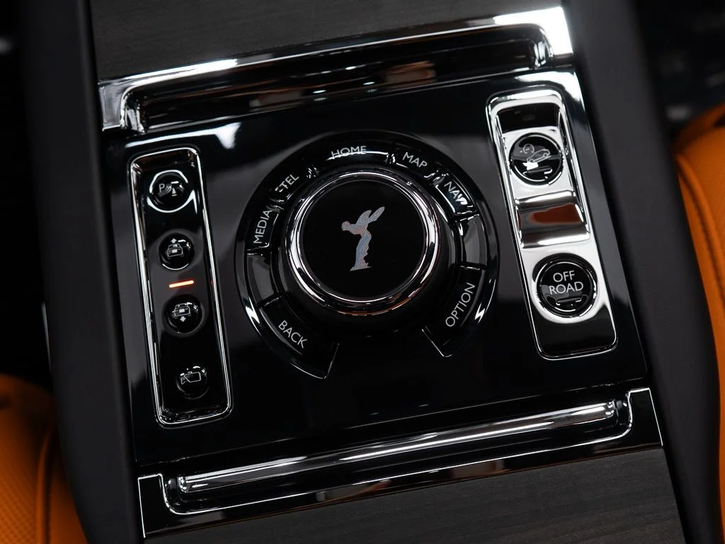 New 2026 English White Rolls-Royce  image 41