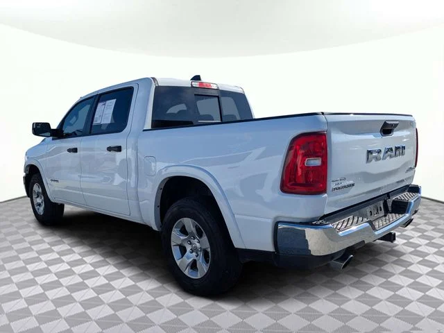Used 2025 White Ram Big Horn/Lone Star image 5