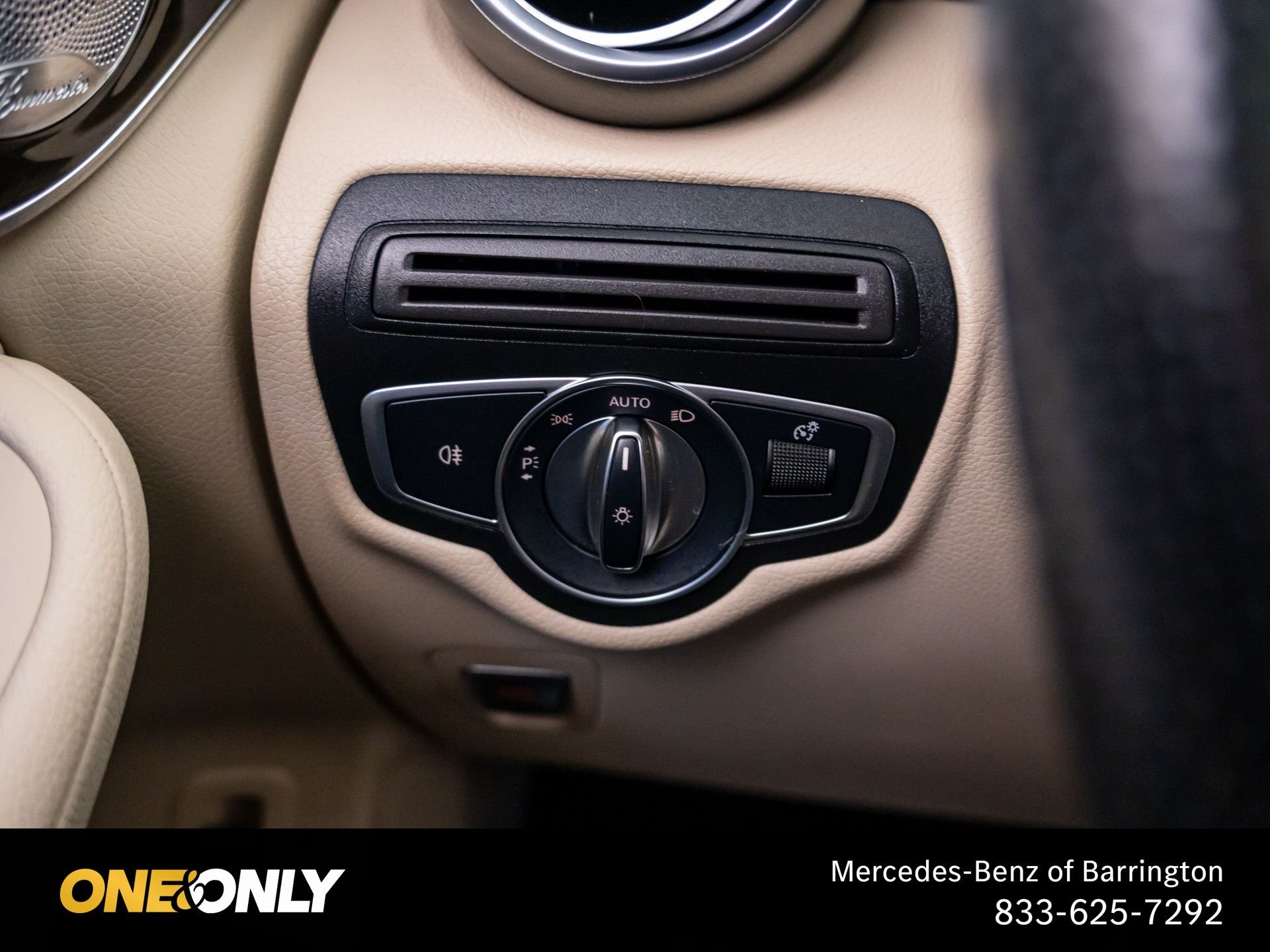 Used 2017  Mercedes-Benz GLC 300 image 24