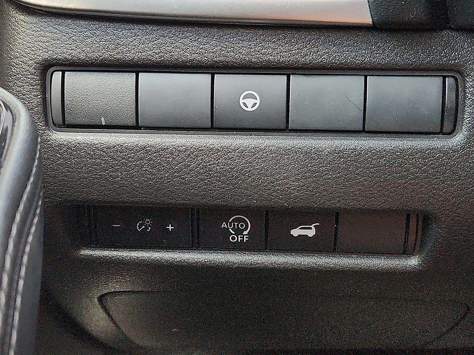 2025 Nissan Rogue SV - Photo 21