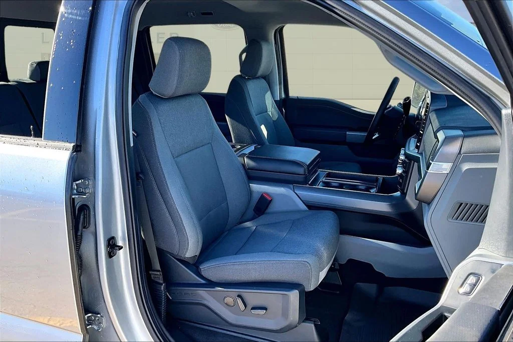 2025 Ford F-150 XLT - Photo 12