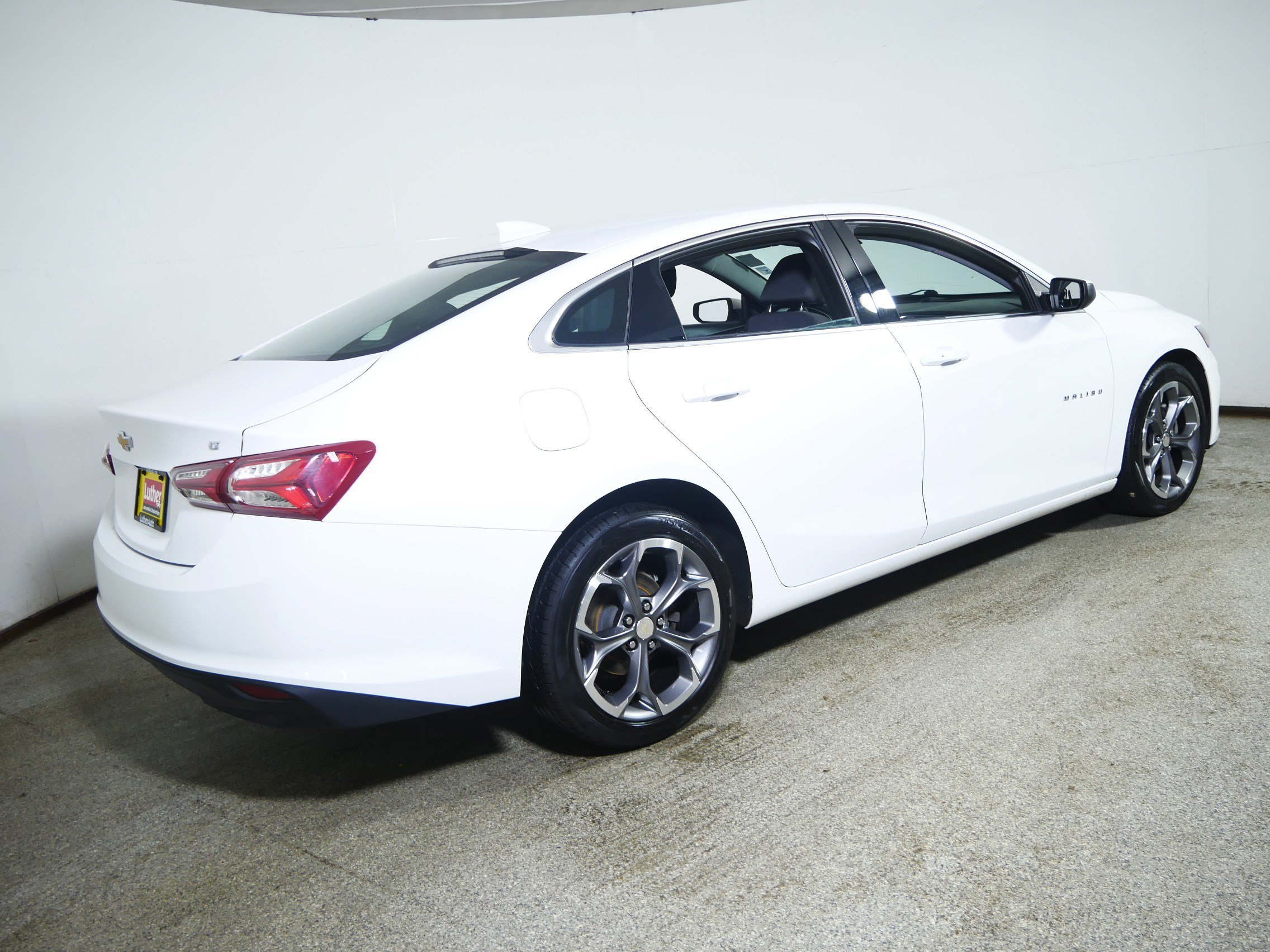 Used 2020 SUMMIT WHITE Chevrolet LT image 7