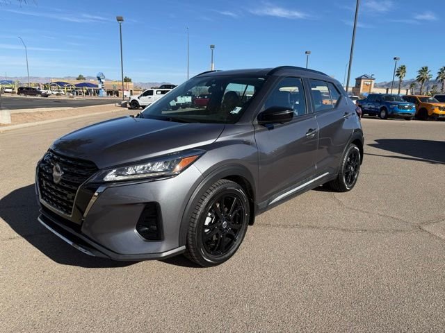 2023 Nissan Kicks SR