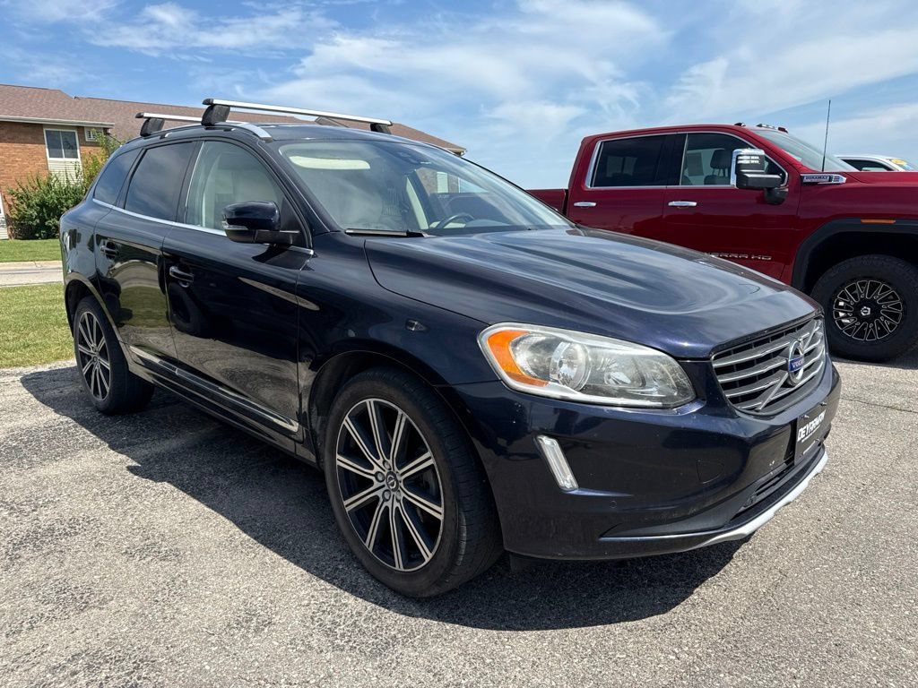 Used 2016 Magic Blue Metallic Volvo T6 Drive-E image 1