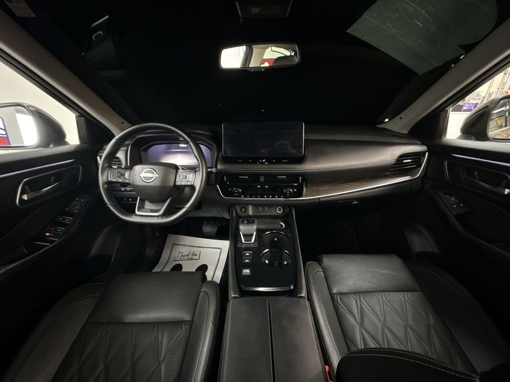Certified Used 2025 Super Black Nissan Platinum image 20