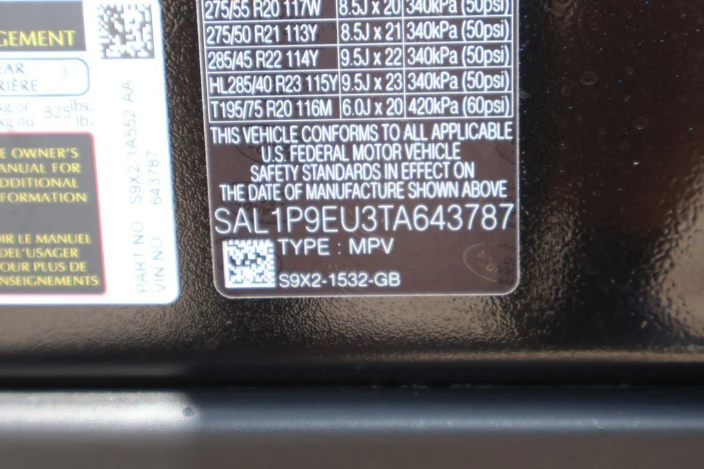 New 2026 Santorini Black Land Rover SE image 26