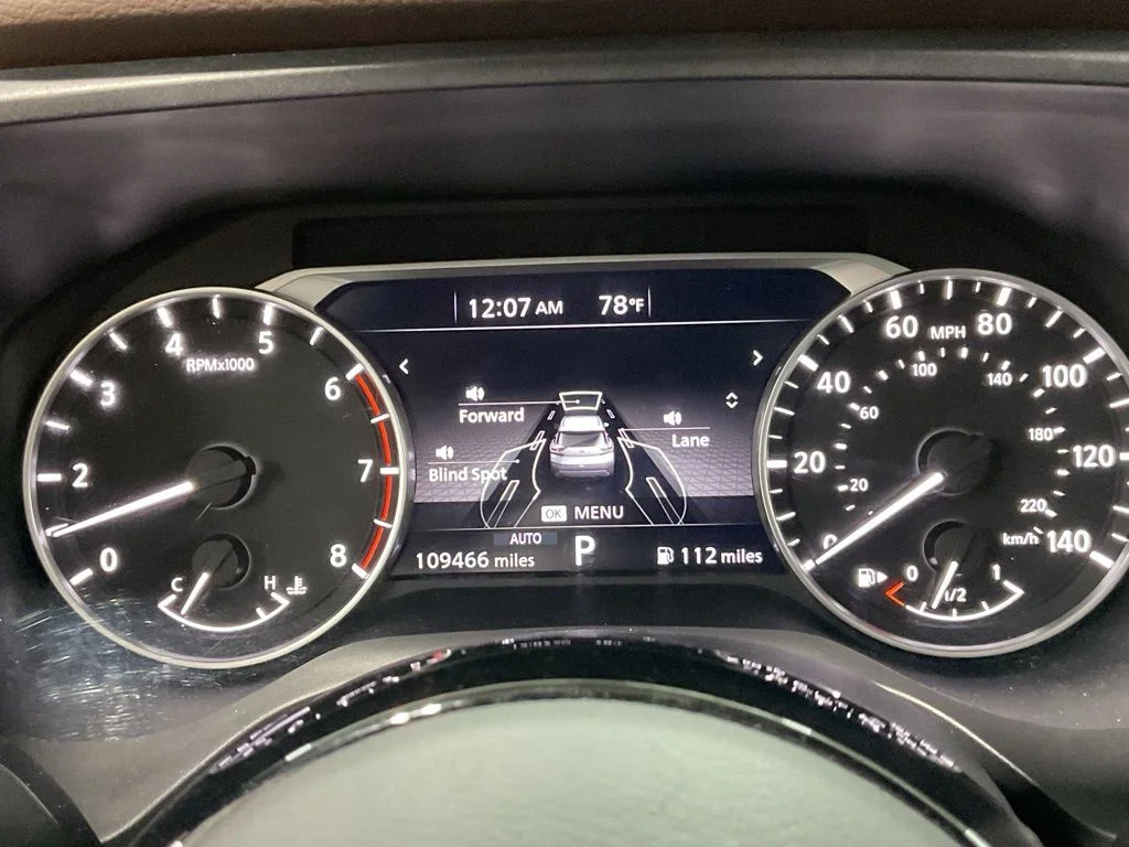 Used 2021 Scarlet Nissan SV image 12