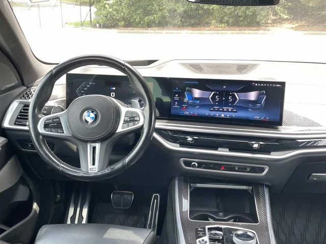 Used 2024 White BMW M60i image 13