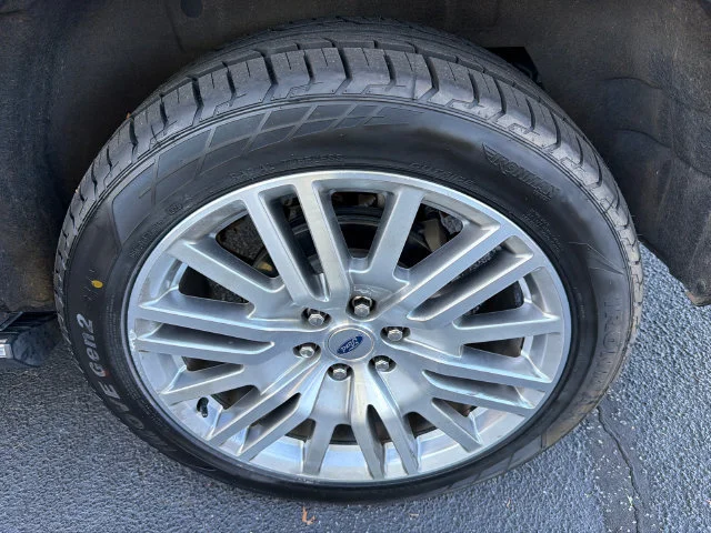 Used 2024 Silver Ford Limited image 20
