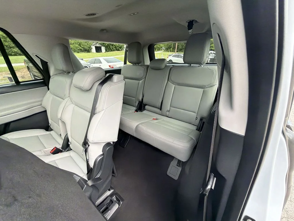 Used 2025 Silver Ford Active image 24